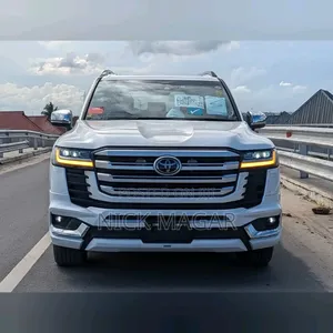 Toyota Land Cruiser 2023 White