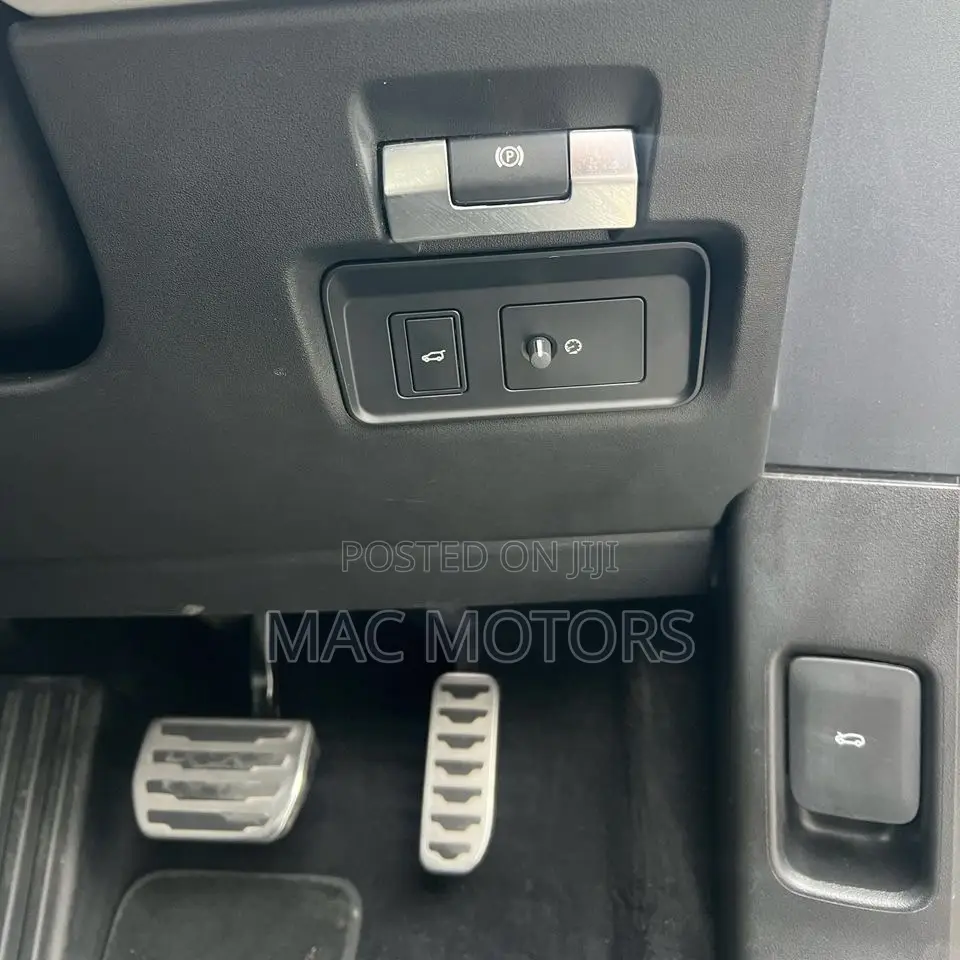 Land Rover Range Rover Evoque R-Dynamic SE AWD 2020 Gray