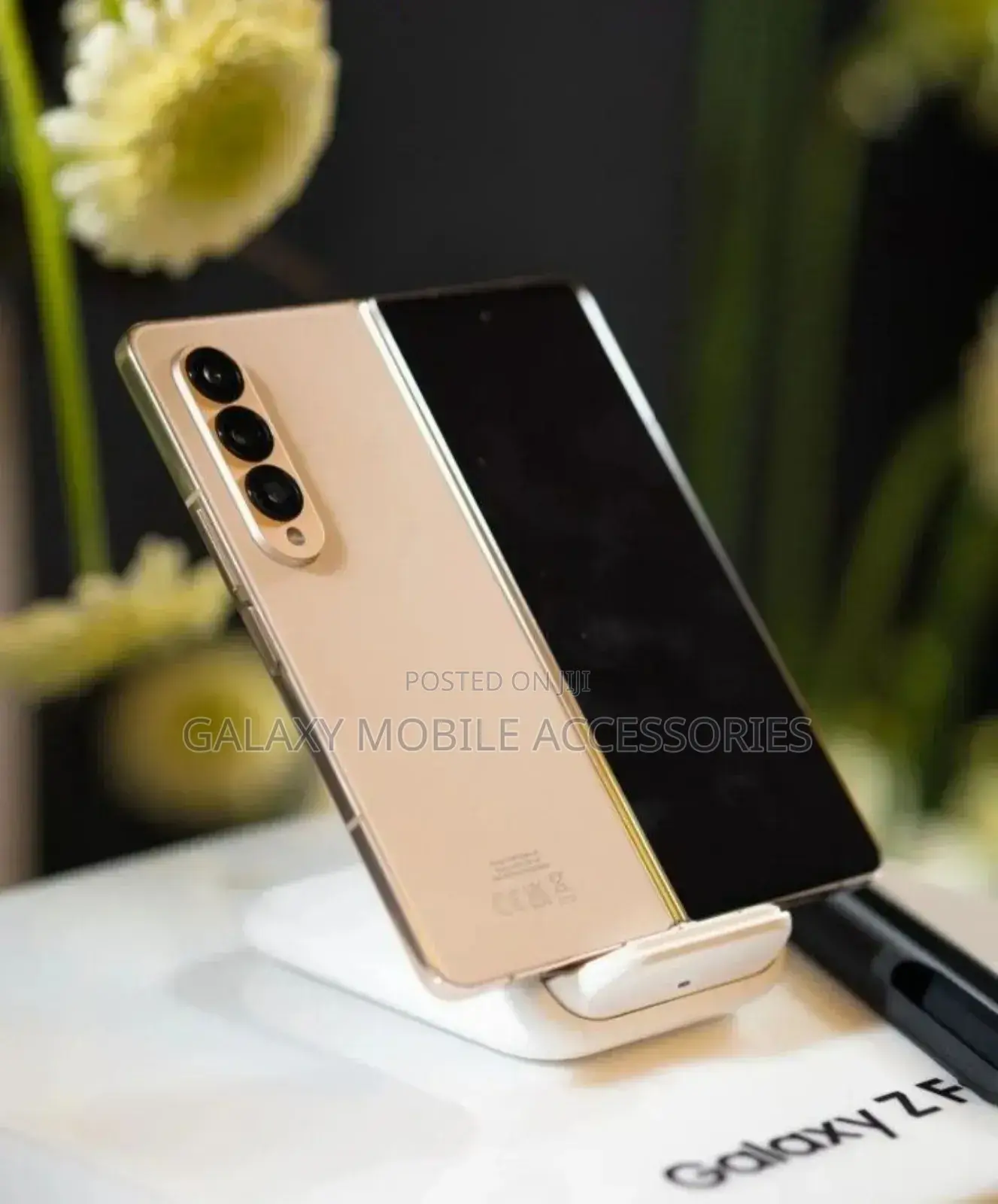 New Samsung Galaxy Z Fold4 256 GB Gold