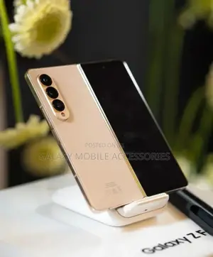 New Samsung Galaxy Z Fold4 256 GB Gold
