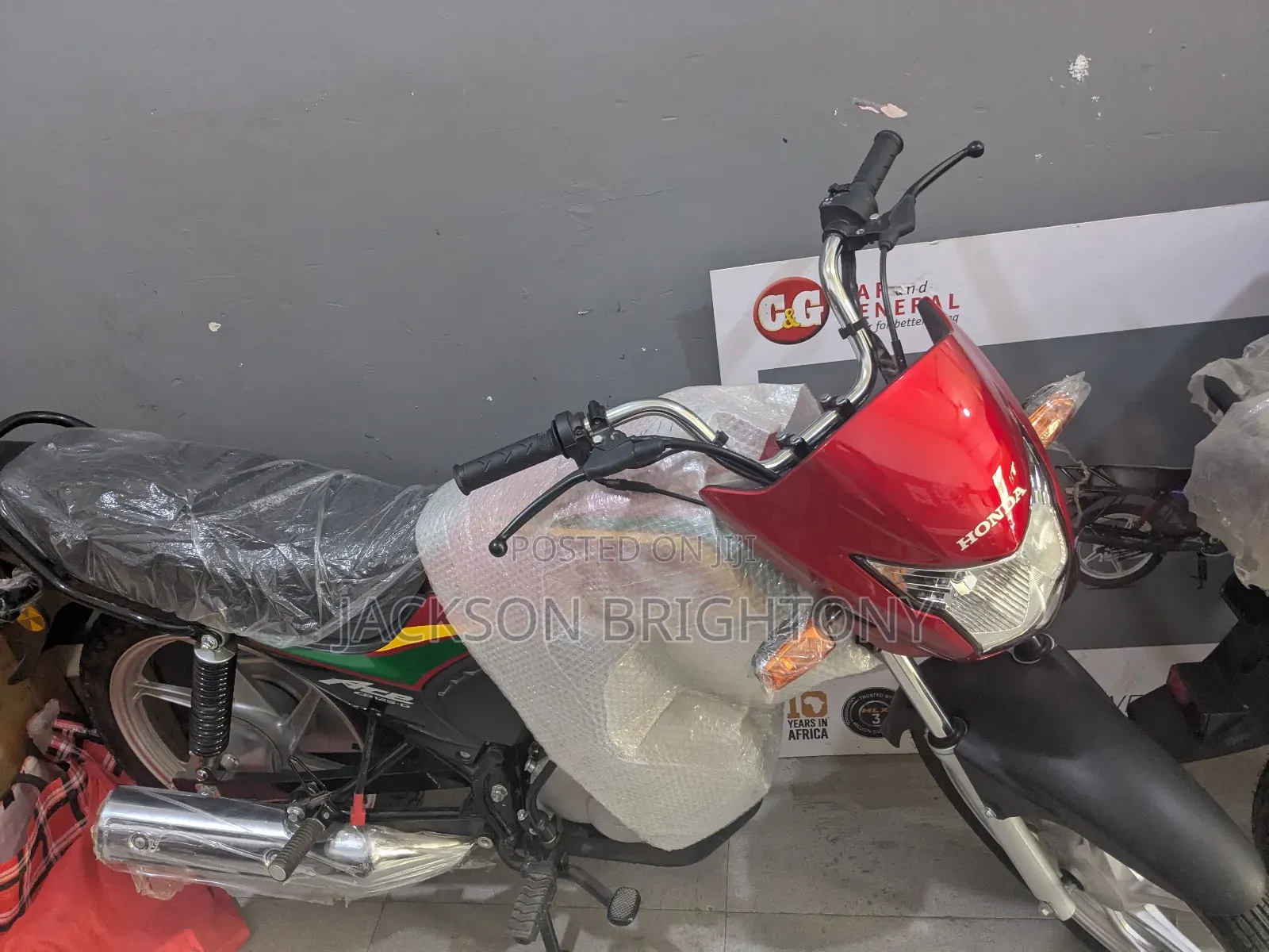 New Honda CB 2025 Red
