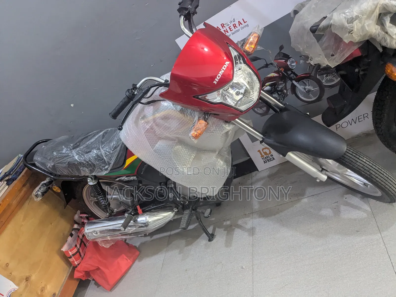 New Honda CB 2025 Red