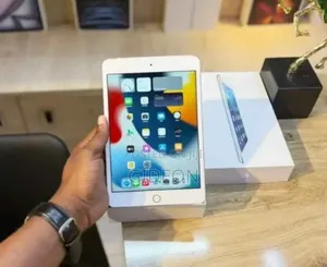 Apple iPad mini 4 128 GB Silver