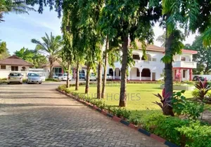 5bdrm Bungalow in Peninsula, Msasani for sale