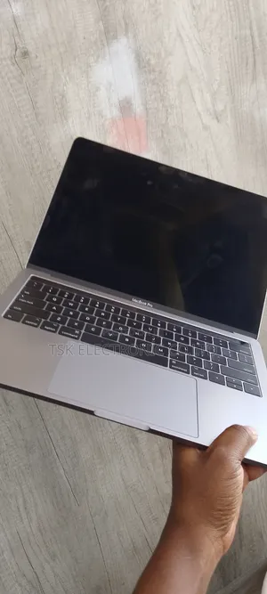 Laptop Apple MacBook Pro 2017 16GB Intel Core I7 SSD 256GB