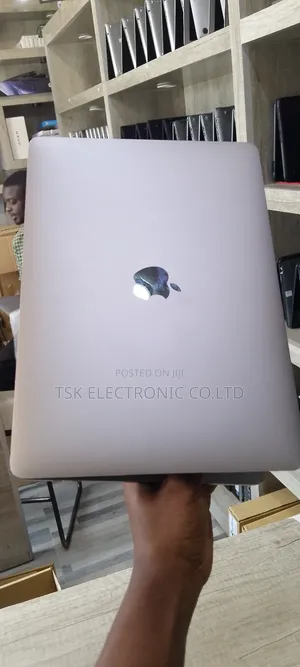 Laptop Apple MacBook Pro 2017 16GB Intel Core I7 SSD 256GB