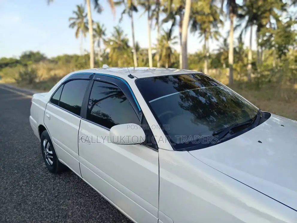 Toyota Carina 2001 White