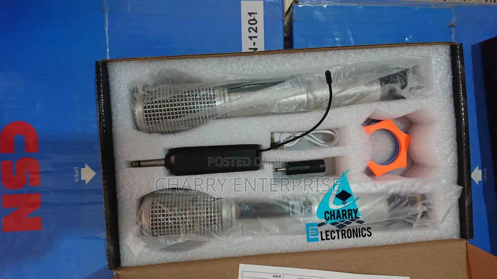 Tba Uhf 2 Wireless Microphone Rechargeable With Receiver