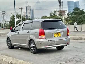 Toyota Wish 2005 Silver