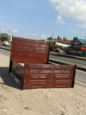 Kitanda 5/6 Mbao Mkongo Kikali San