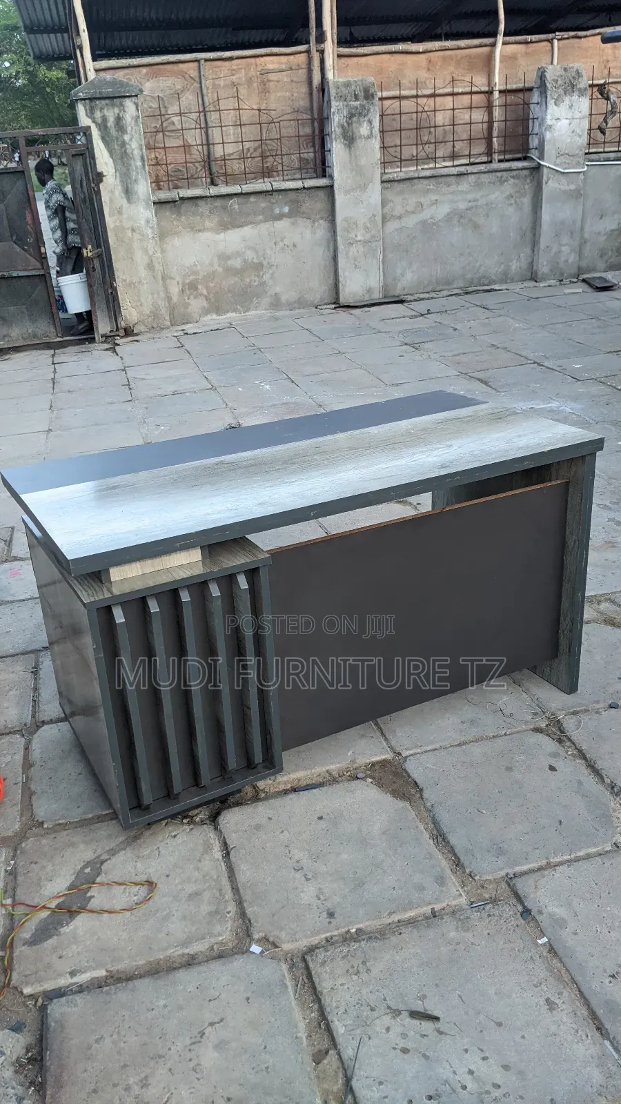 Simple Executive Table 140cm X 70cm
