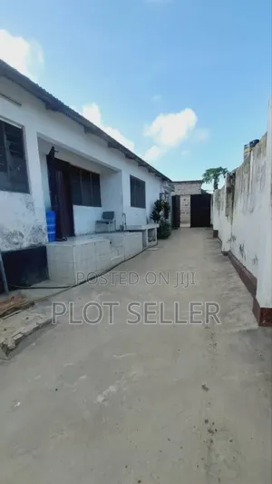3bdrm House in Ubungo Riverside, Sinza for sale