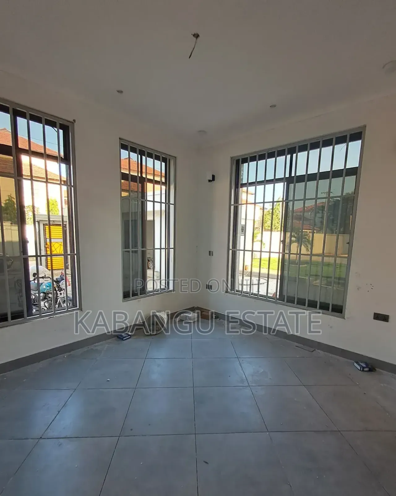 4bdrm House in Oysterbay for rent