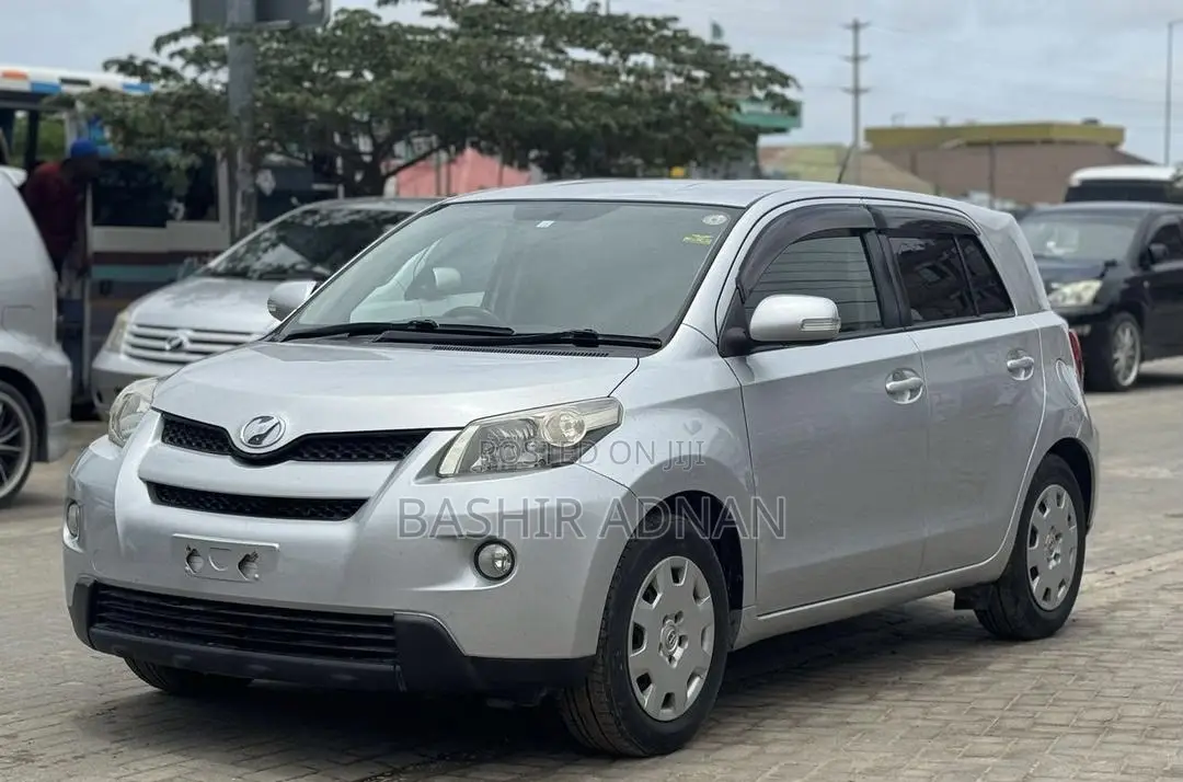 Toyota IST 2008 Silver