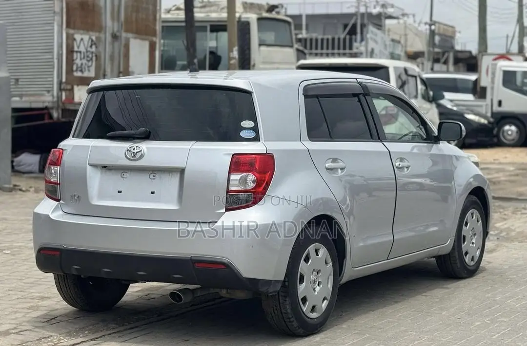 Toyota IST 2008 Silver