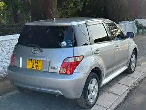 Toyota IST 2006 Silver