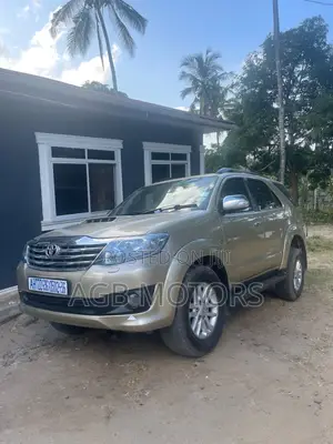 Toyota Fortuner 2012 Beige