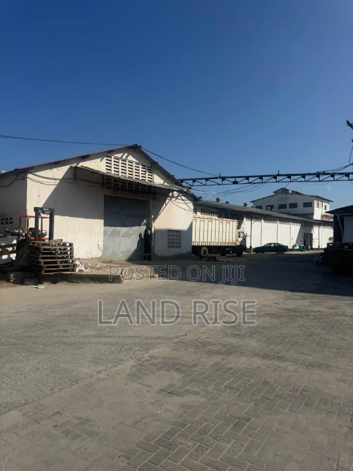 400 SQM Warehouse in Mikocheni
