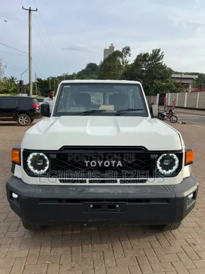 Toyota Land Cruiser 2015 White