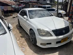 Toyota Crown 2004 White