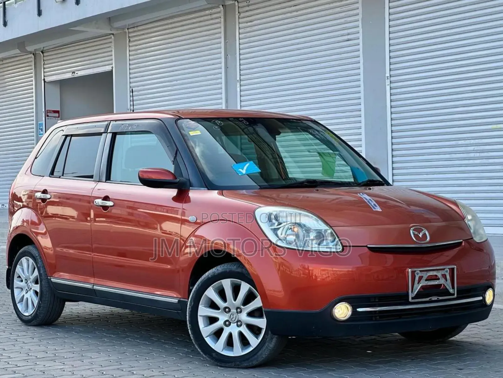 Mazda Verisa 2009 Orange