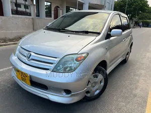 Toyota IST 2006 Silver