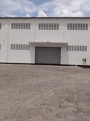 900 SQM Warehouse in Tazara