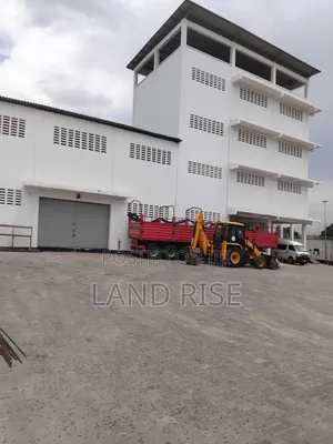 900 SQM Warehouse in Tazara