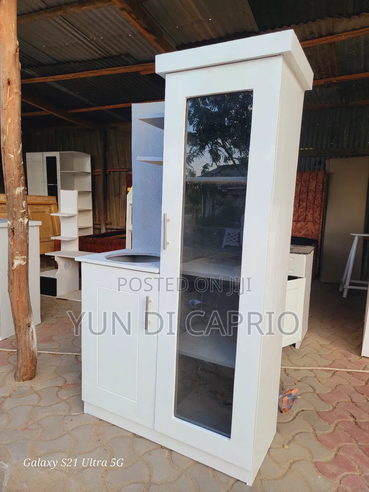 Kitchen Cabinet Nzuri Mpya