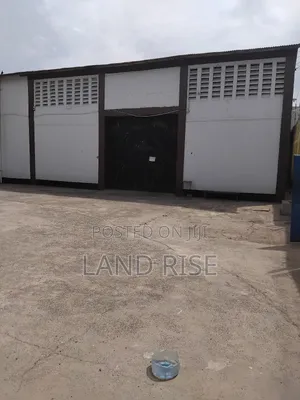 Warehouse for Sale in Changombe