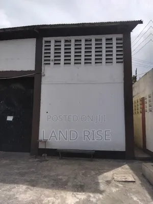 Warehouse for Sale in Changombe