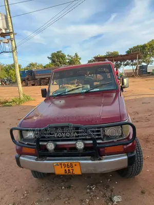 Toyota Land Cruiser Prado 2000 Red