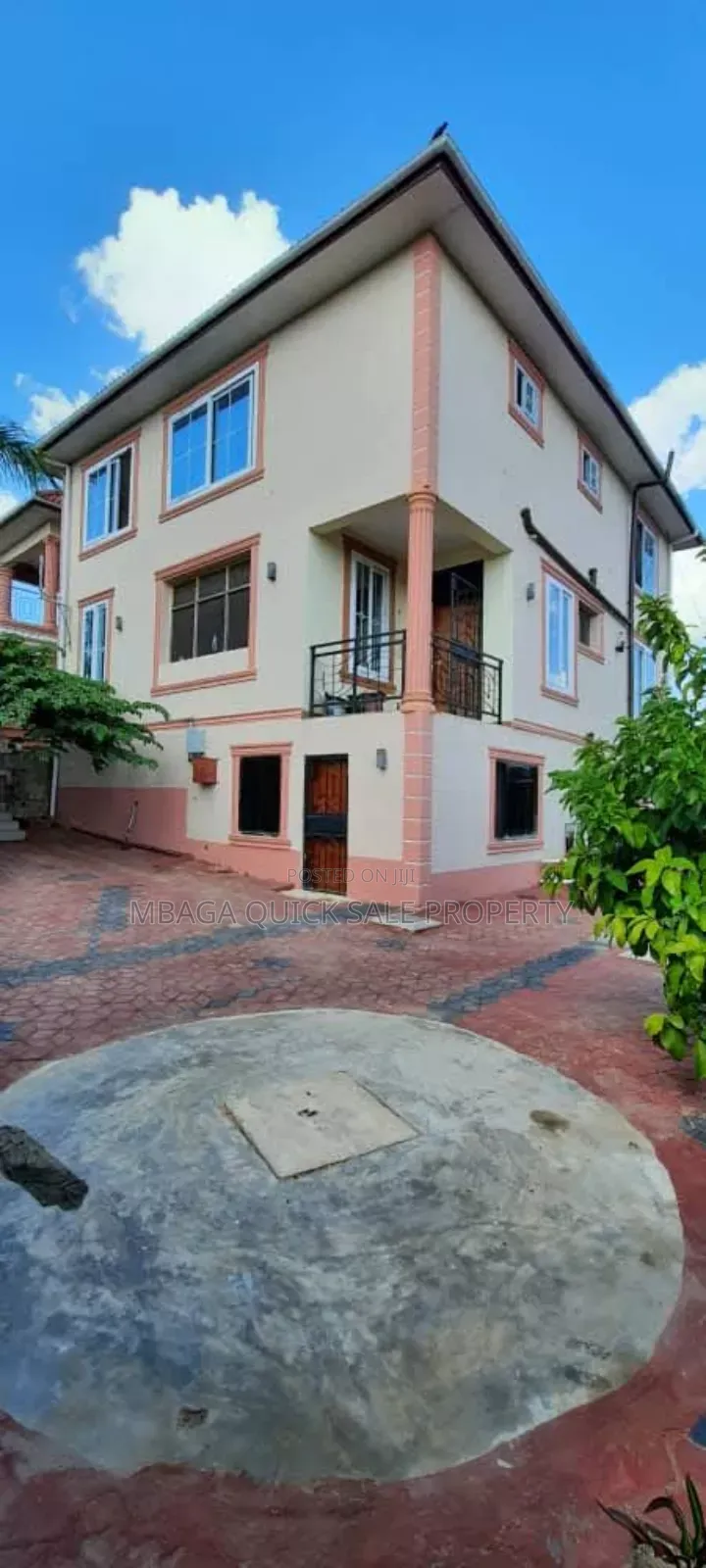 5bdrm House in Goba Center for rent