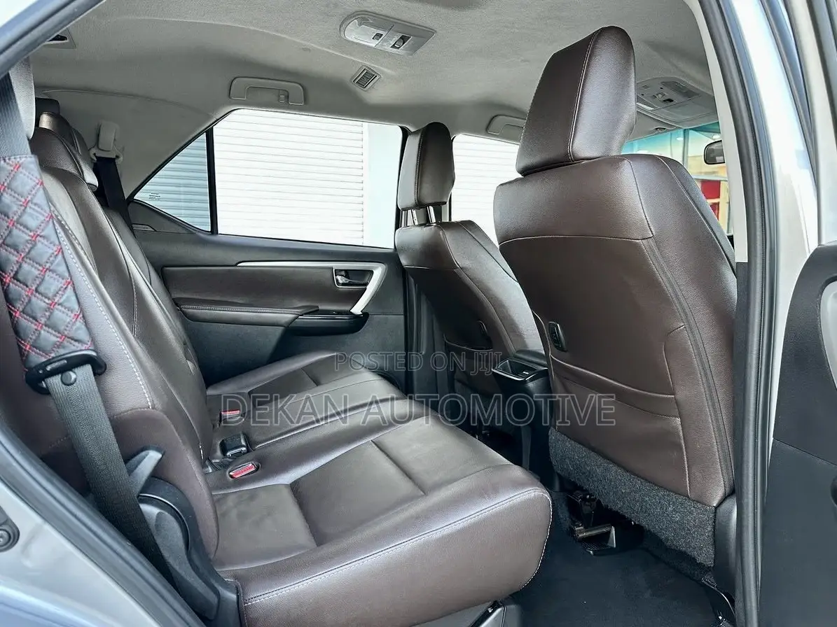 Toyota Fortuner 2.4 D RWD 2019 Silver