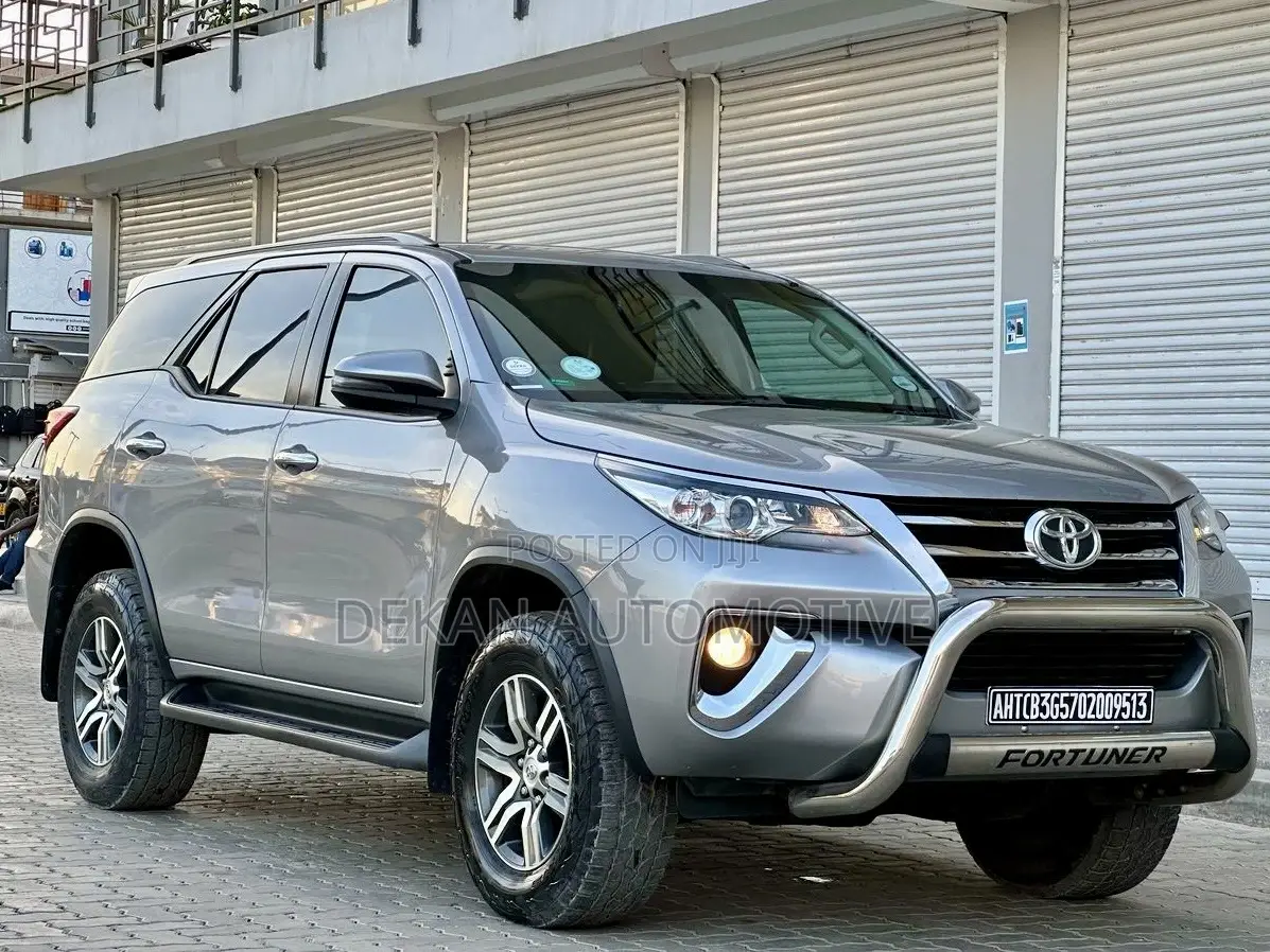 Toyota Fortuner 2.4 D RWD 2019 Silver