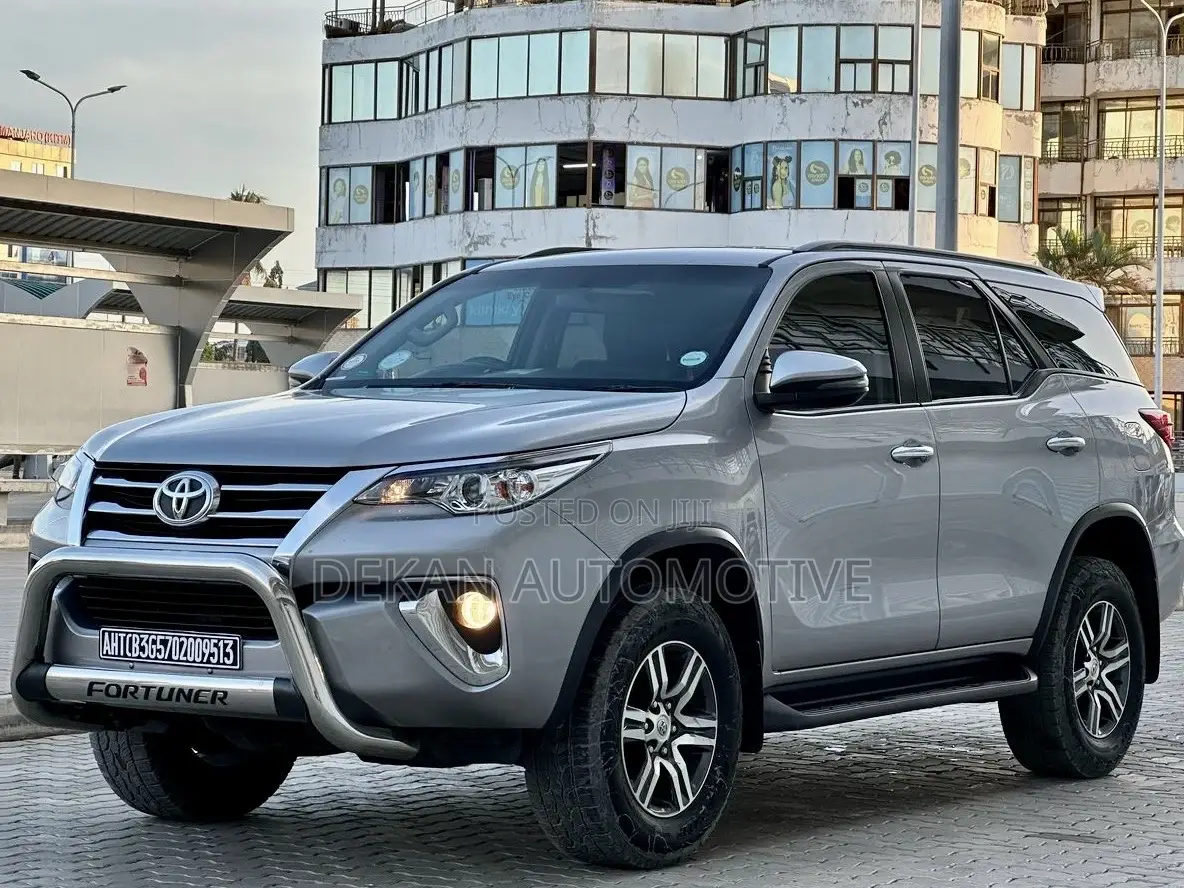 Toyota Fortuner 2.4 D RWD 2019 Silver