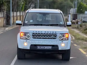 Land Rover Discovery 2011 White