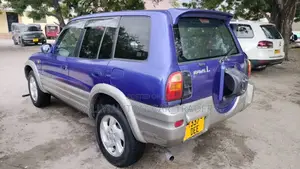 Toyota RAV4 1999 Blue