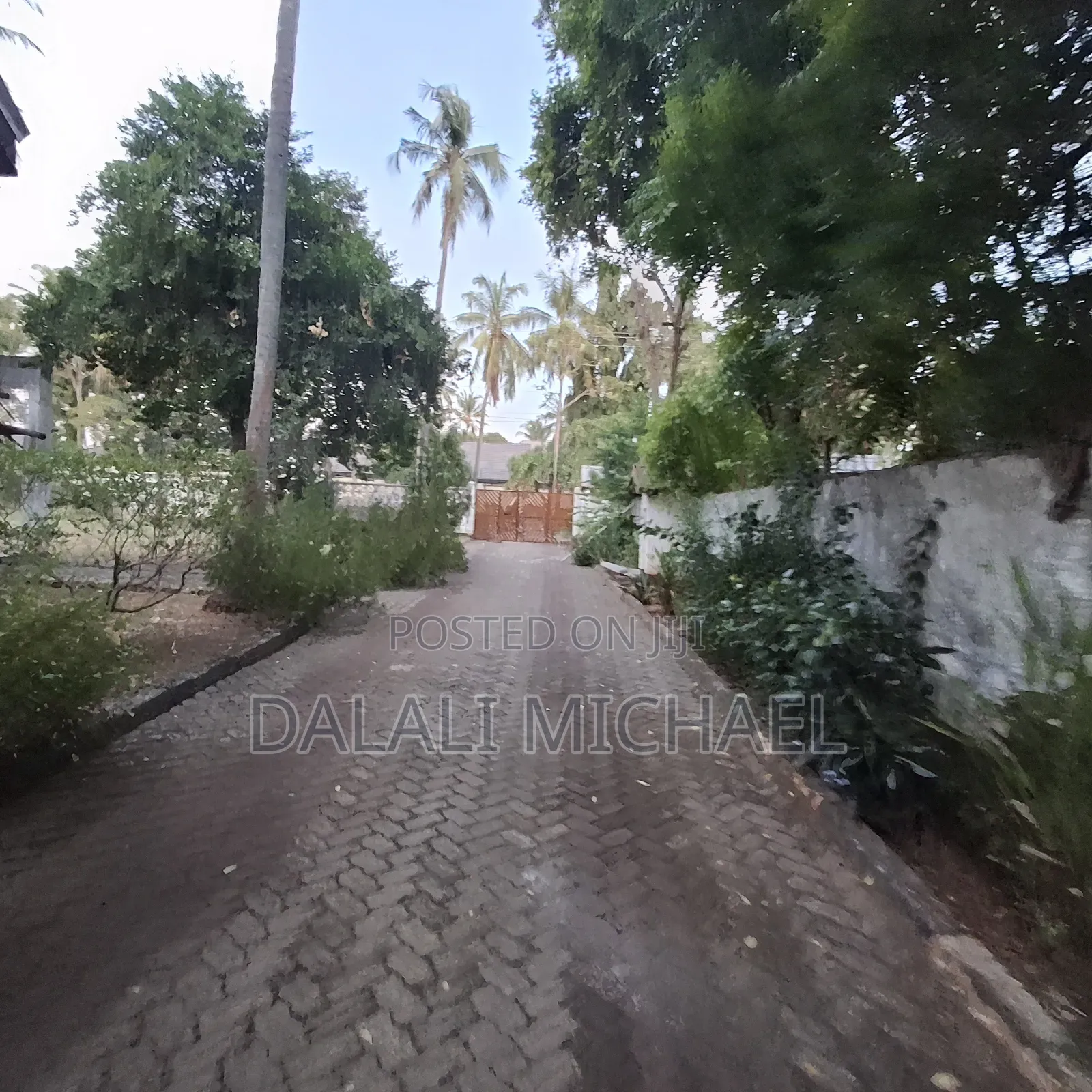 4bdrm House in Mbezibeach for sale