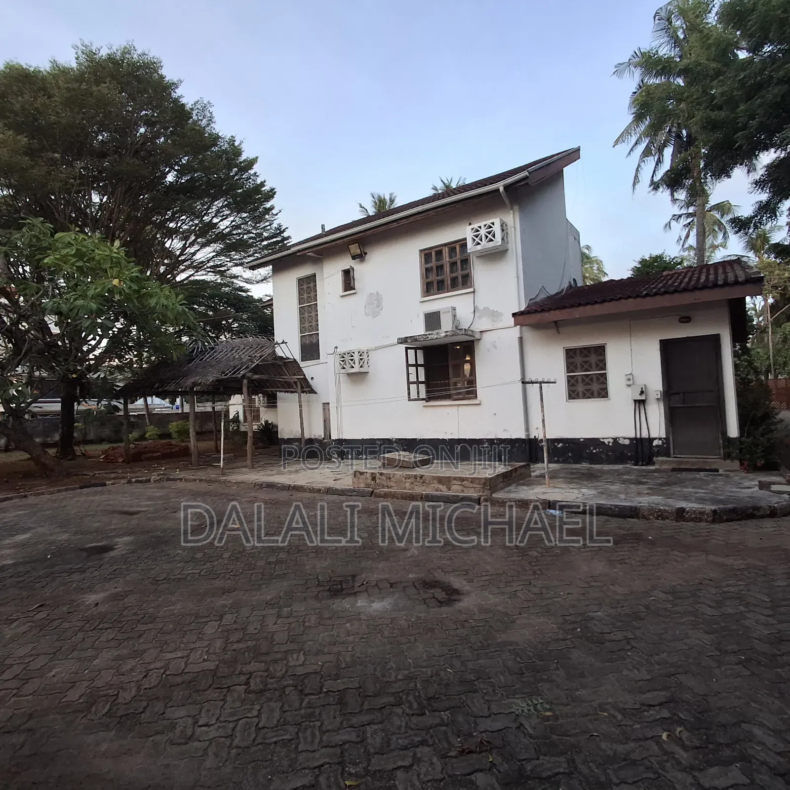 4bdrm House in Mbezibeach for sale