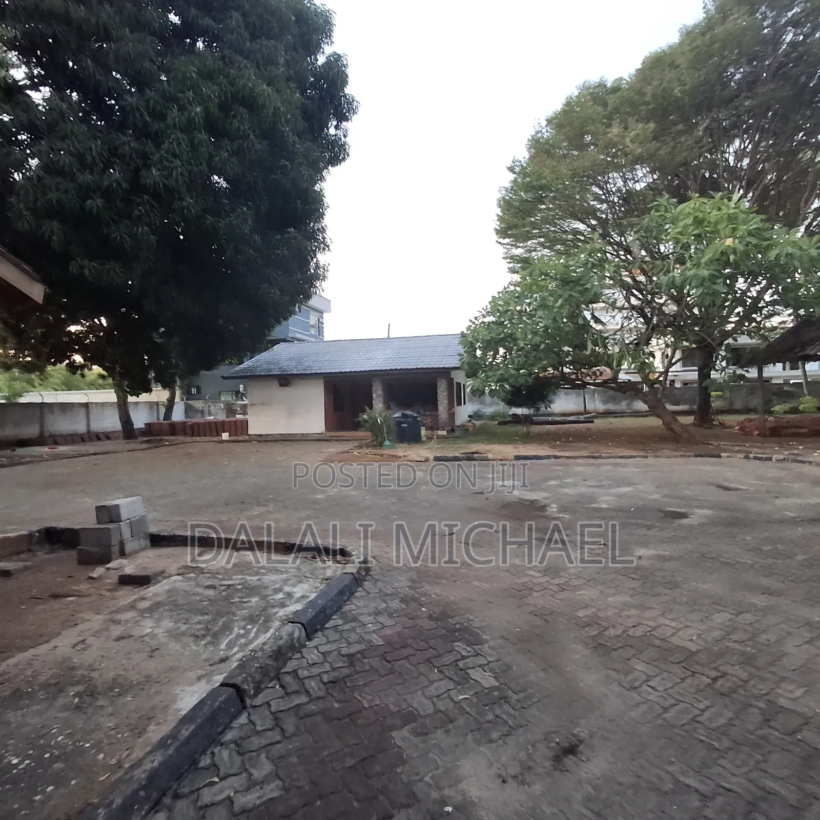 4bdrm House in Mbezibeach for sale