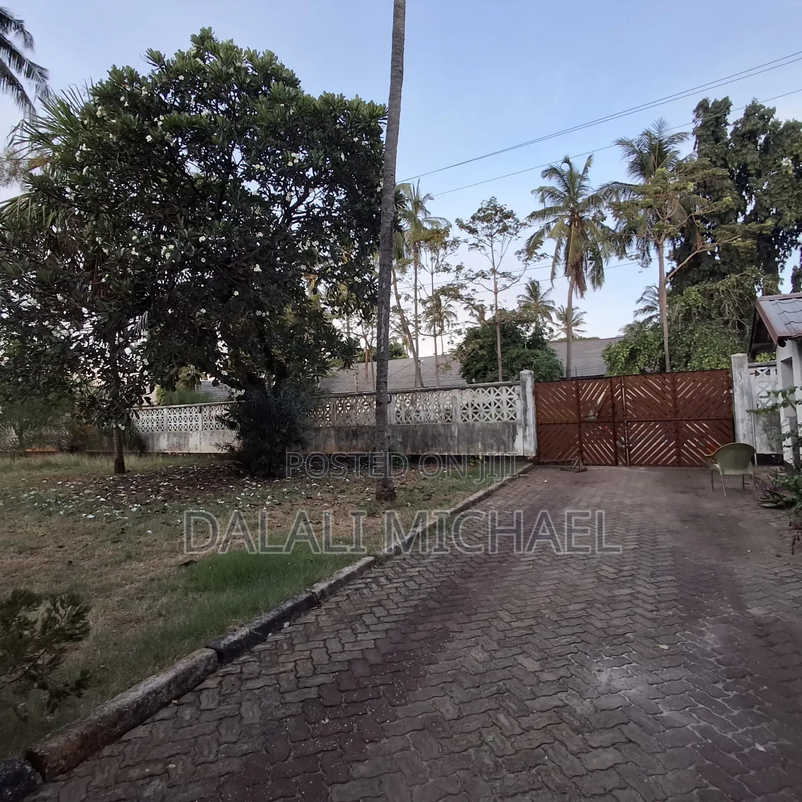 4bdrm House in Mbezibeach for sale