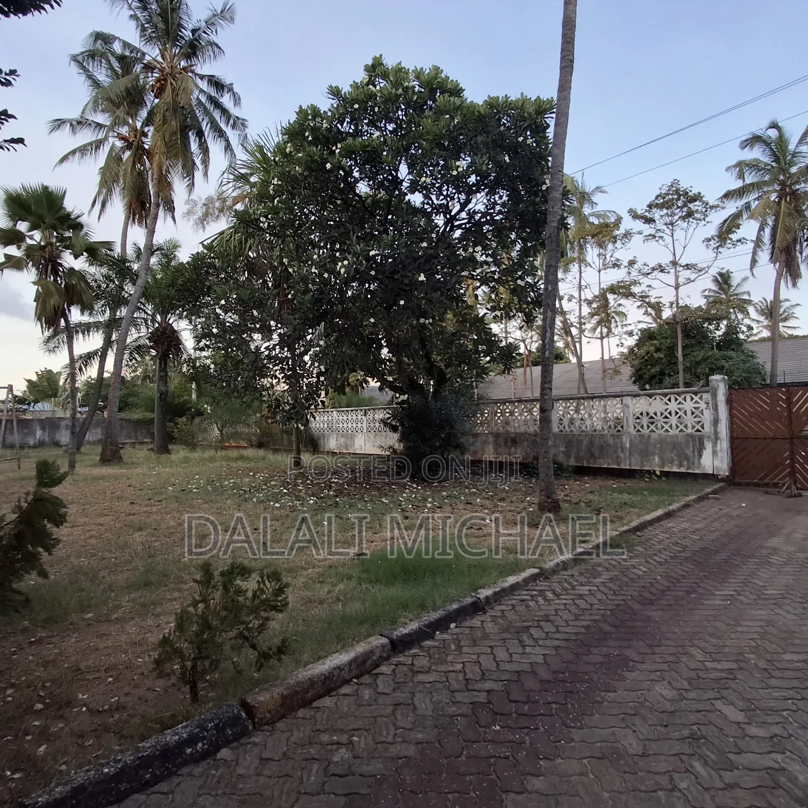 4bdrm House in Mbezibeach for sale