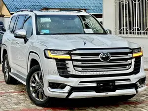 Toyota Land Cruiser 2024 White