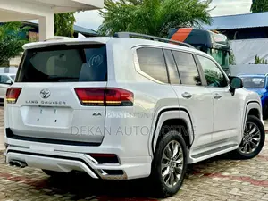 Toyota Land Cruiser 2024 White