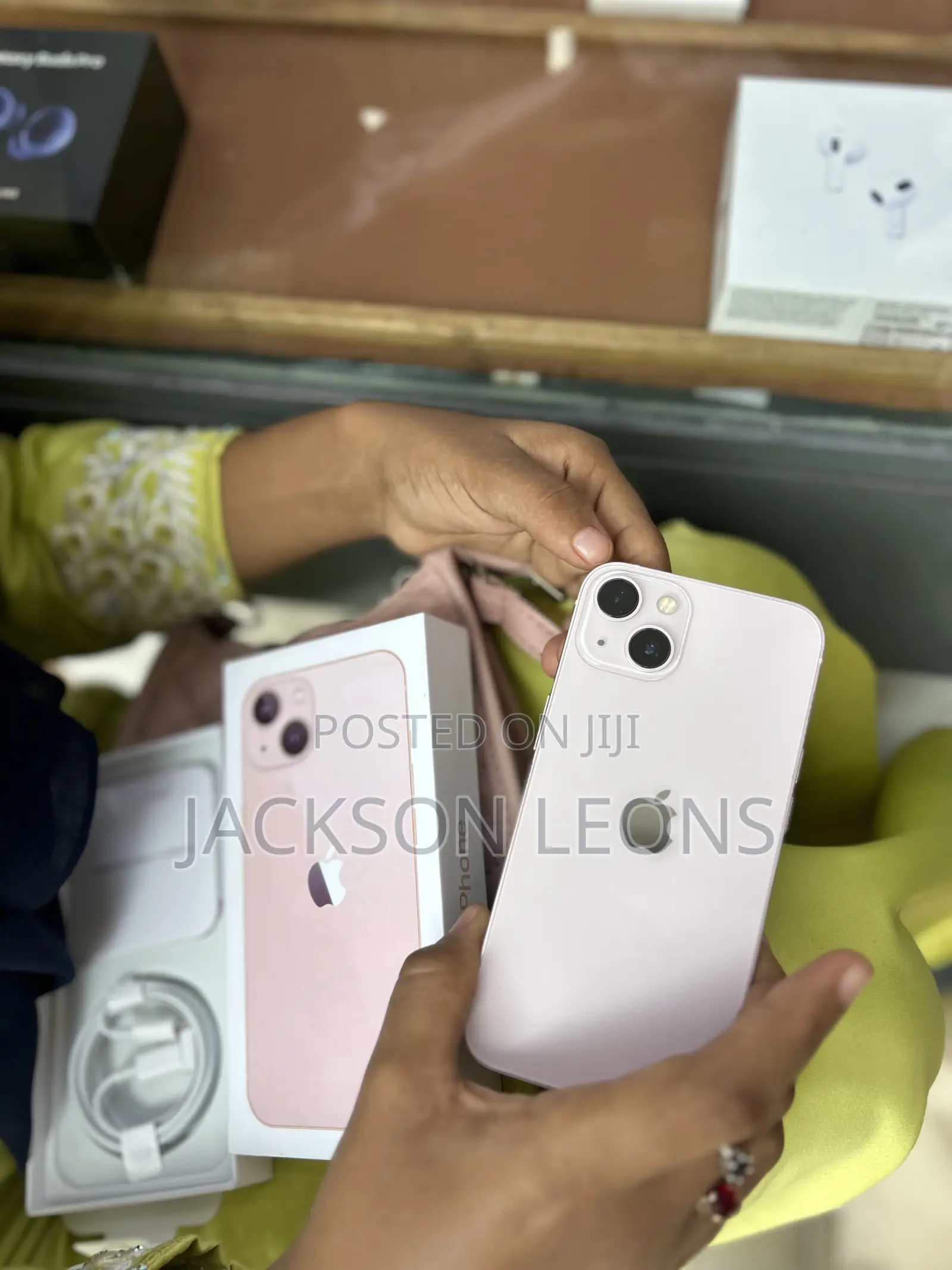 New Apple iPhone 13 128 GB Pink