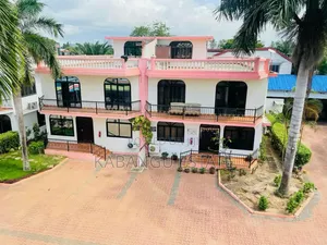4bdrm Villa in Ada Estates for rent