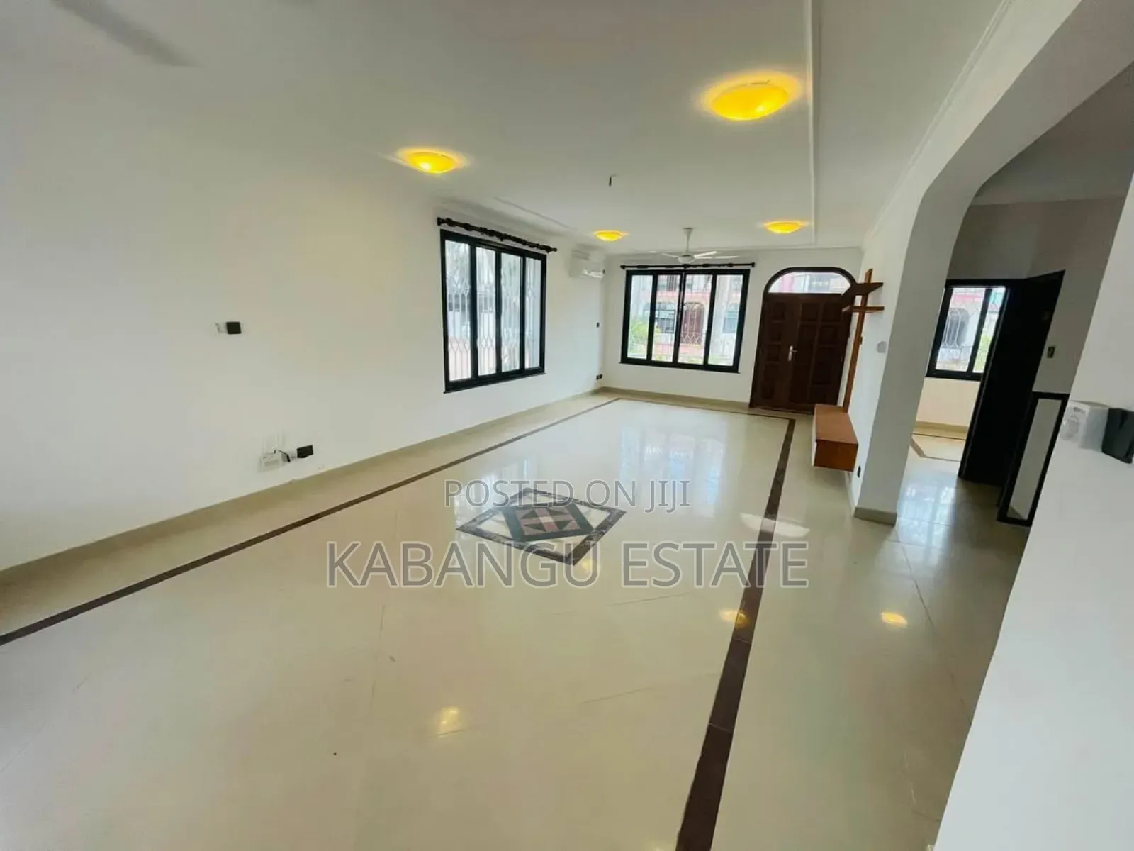 4bdrm Villa in Ada Estates for rent