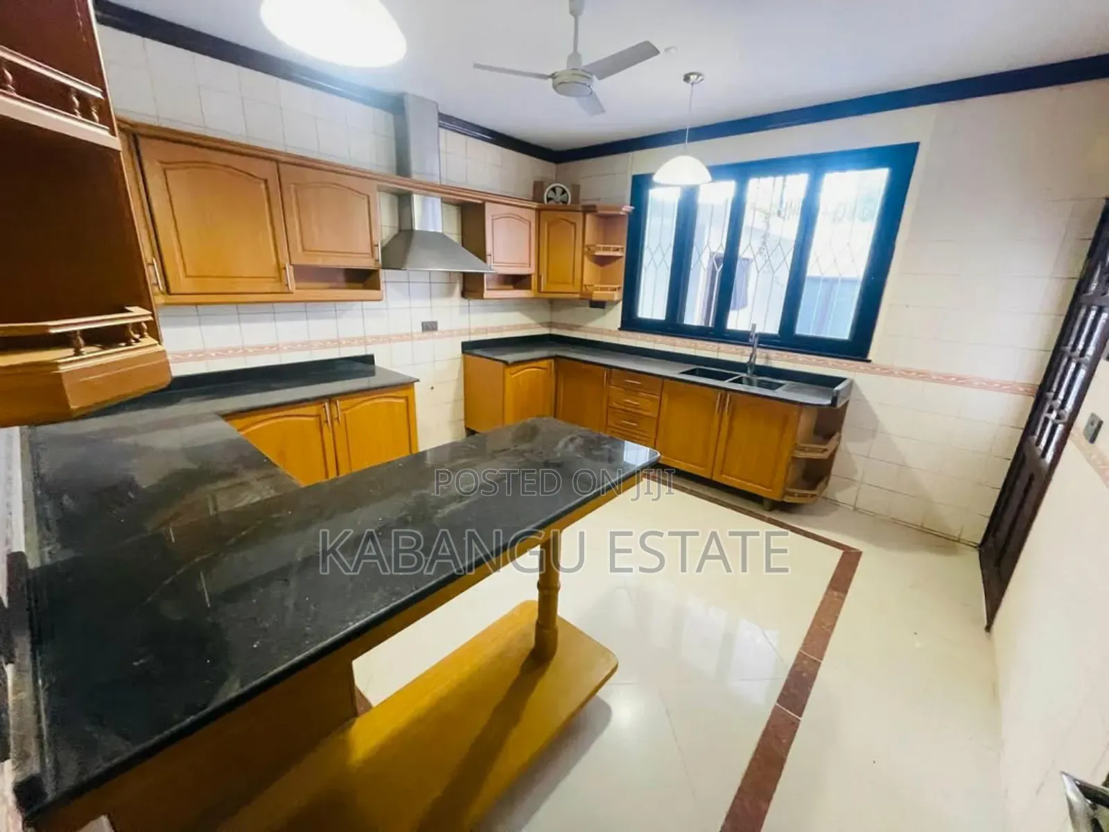 4bdrm Villa in Ada Estates for rent