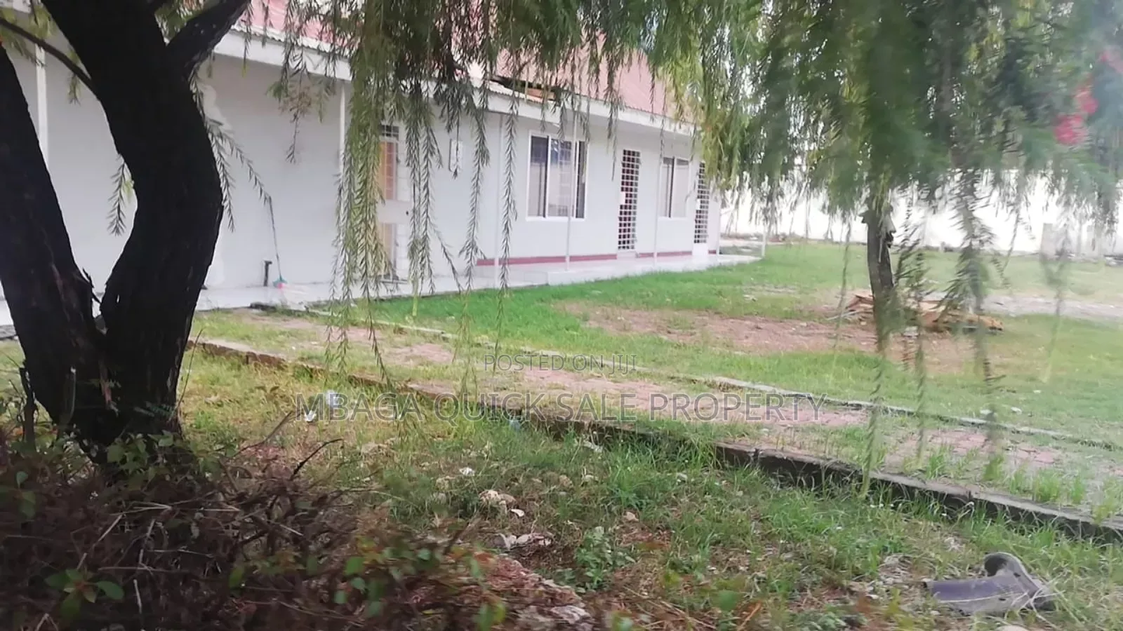 10bdrm House in Mikocheni for sale